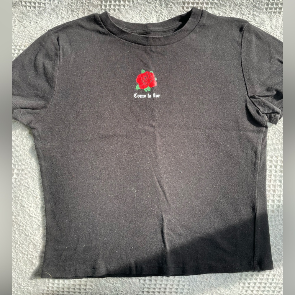 Como la Flor Baby Tee